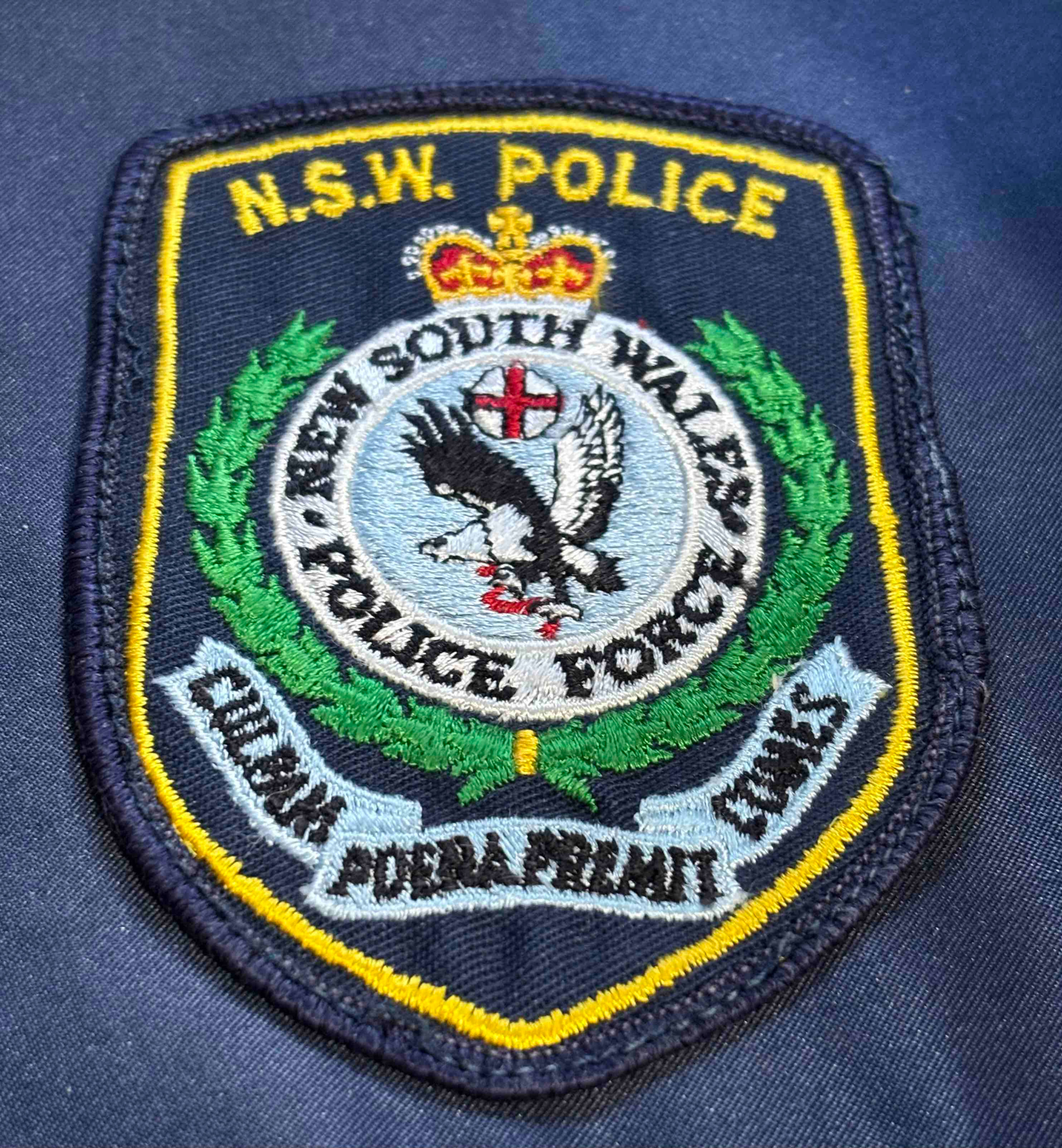 New South Wales Police shoulder flash (narrow border)
