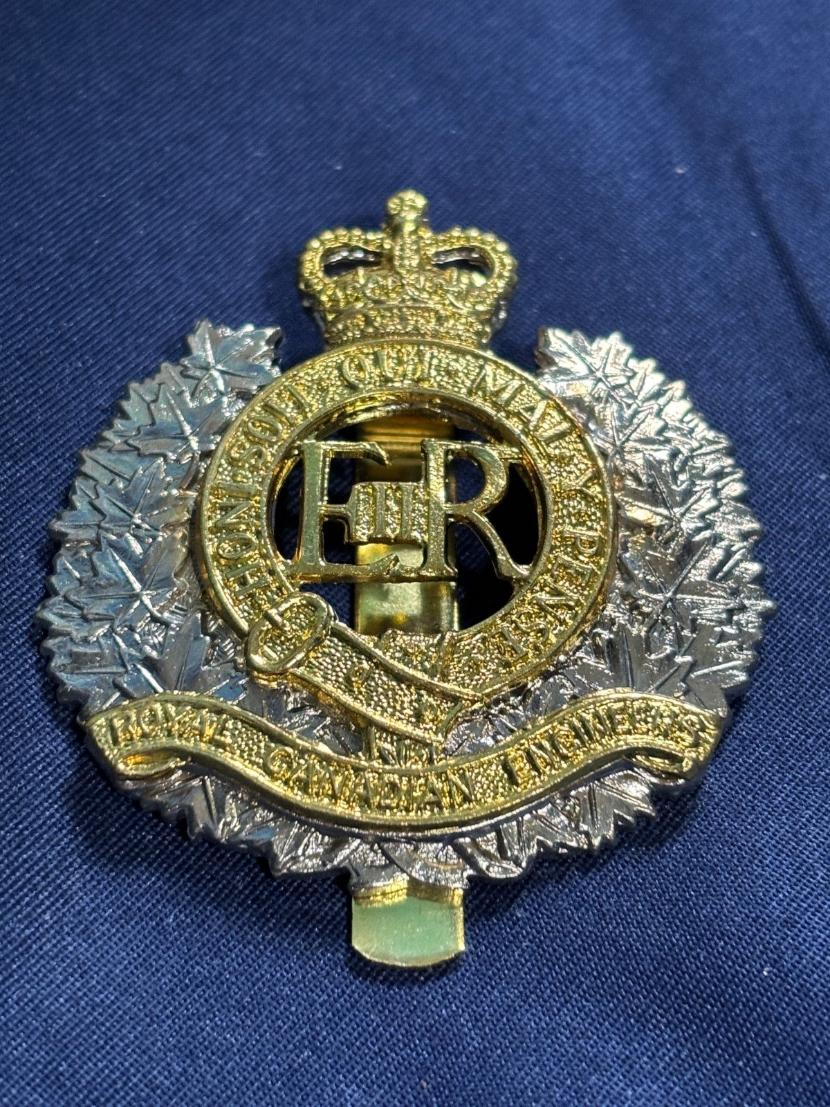 Canadian Army 1953-68 Cap badge Royal Canadian Engineers