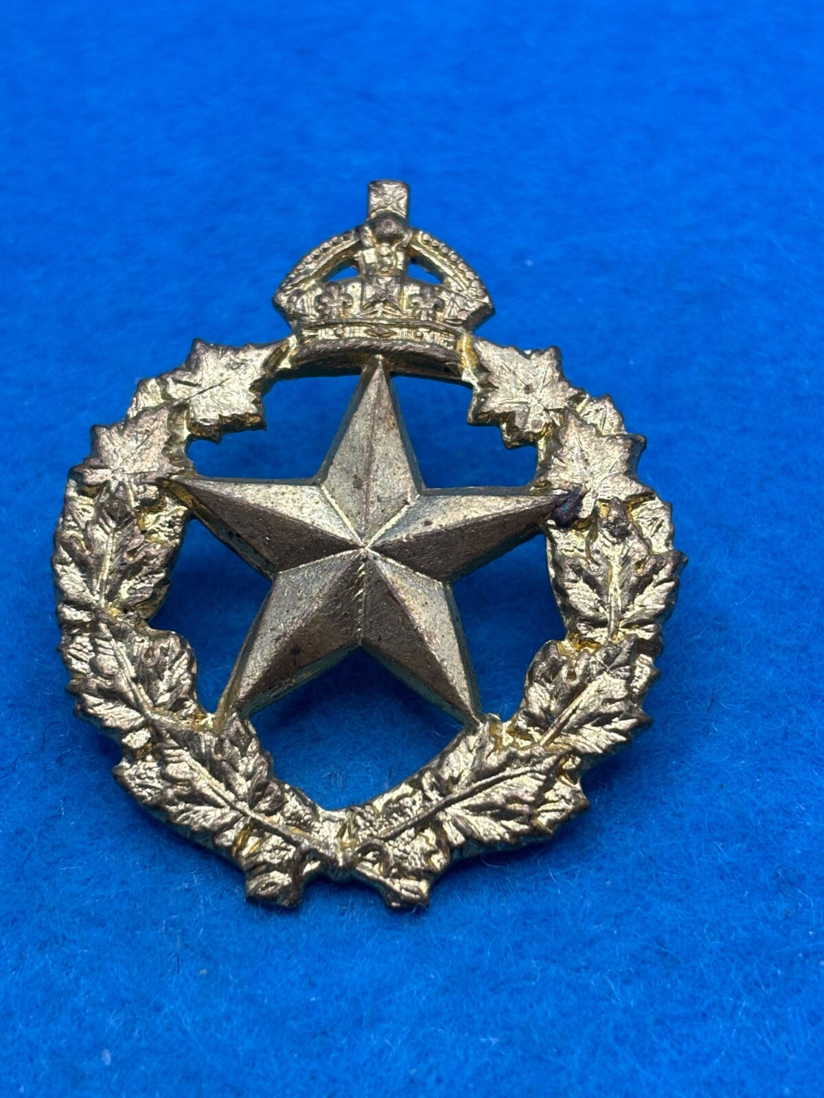 Canadian Army 1920-53 Cap badge Montmagny Regiment