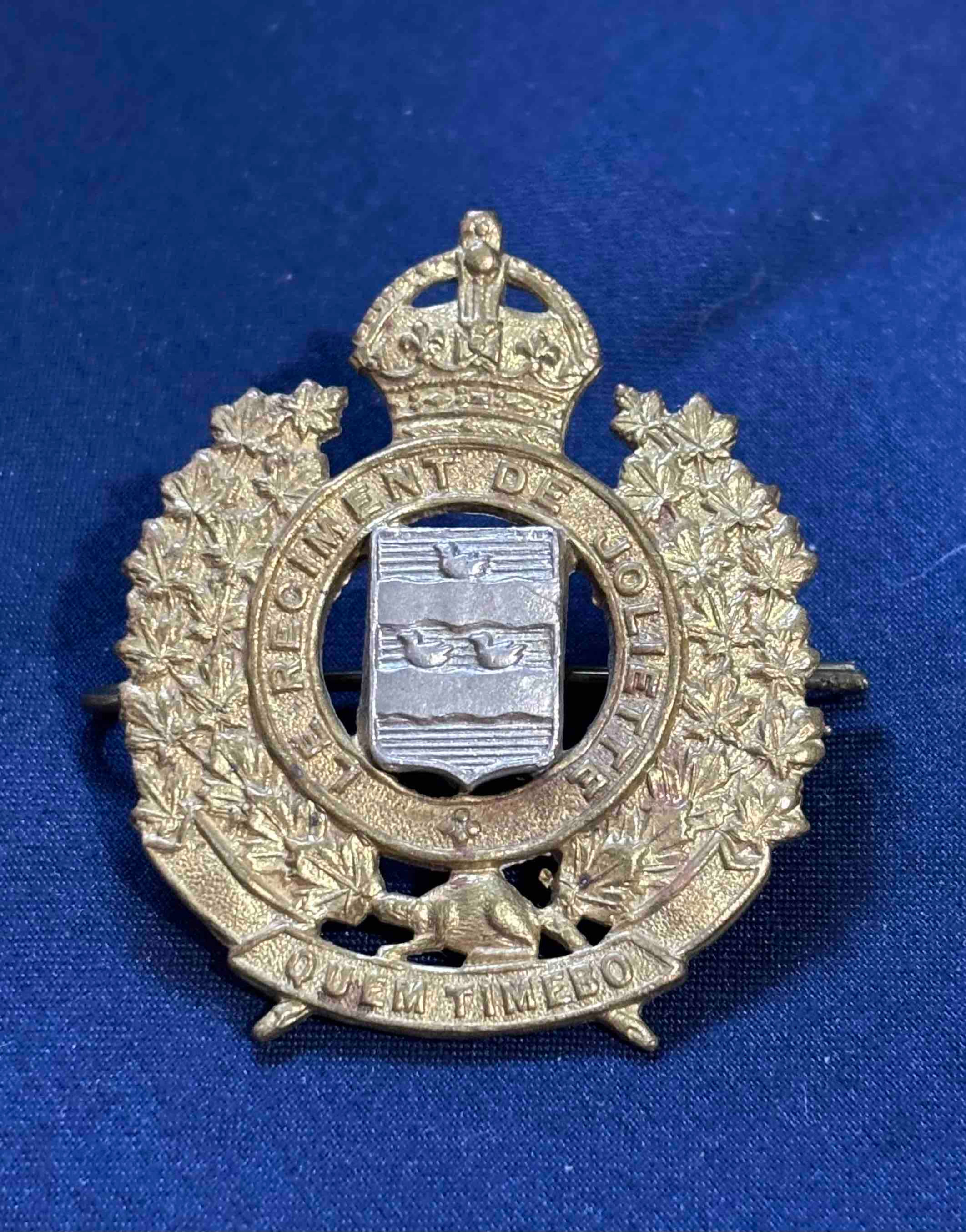 Canadian Army1920-53 Cap badge Le Regiment De Joliette