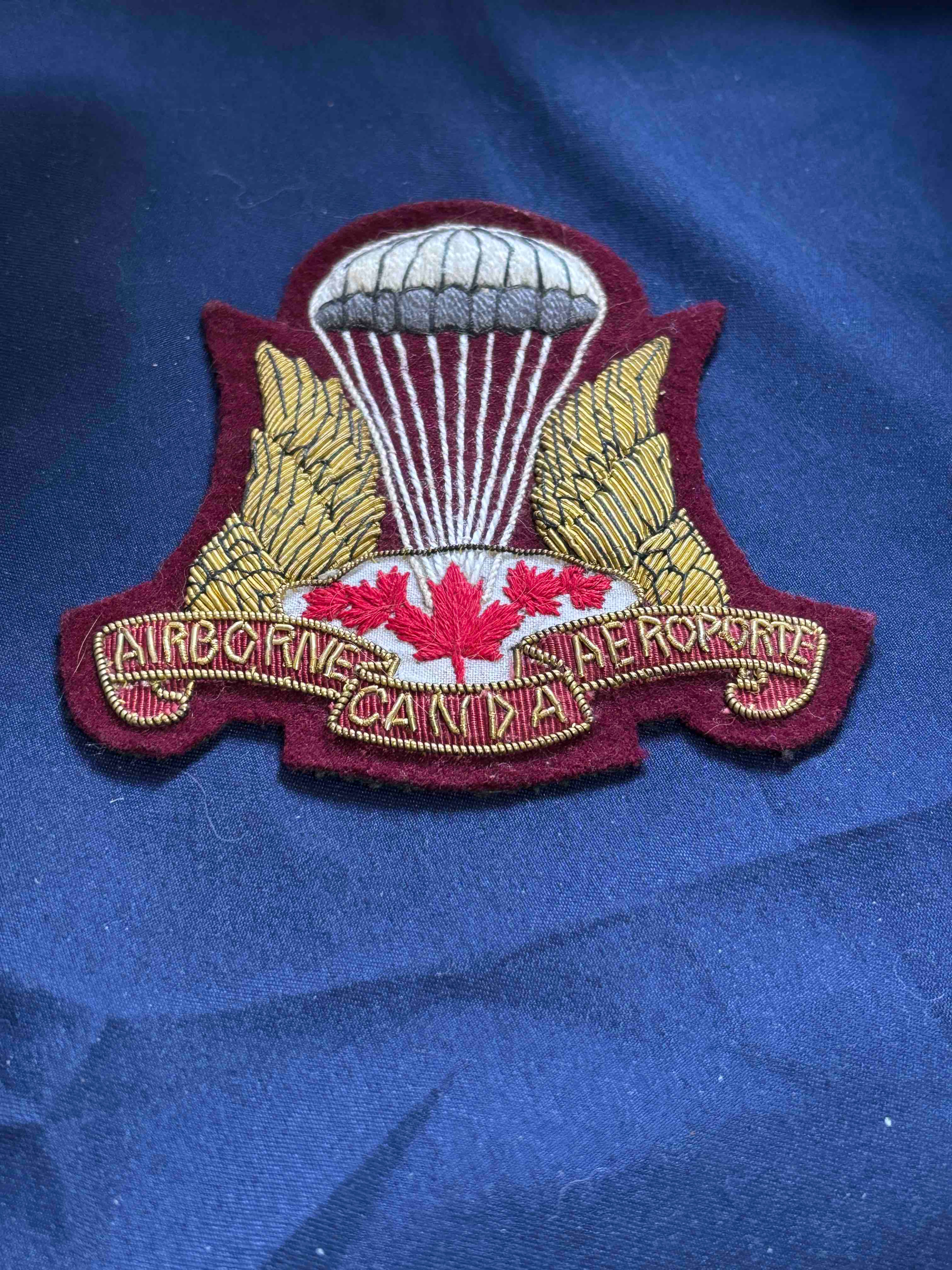 Canadian Army 1953-68 Blazer crest Airborne Canada bullion wire