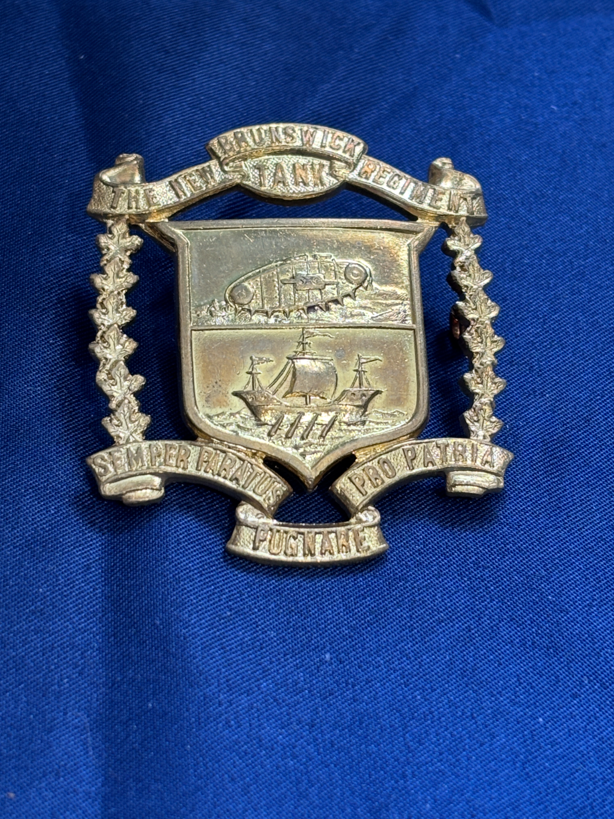 Canadian Army 1920-53 Cap badge New Brunswick Regiment Tank (Scully)