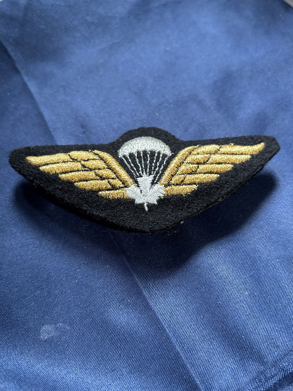 Thumbnail: Canadian Army Post 1980 Qualification Para Jumped white maple leaf Mylar thread