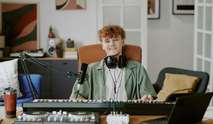 portrait-of-caucasian-teenager-boy-recording-music-2025-07-04-10-34-28-utc.jpg