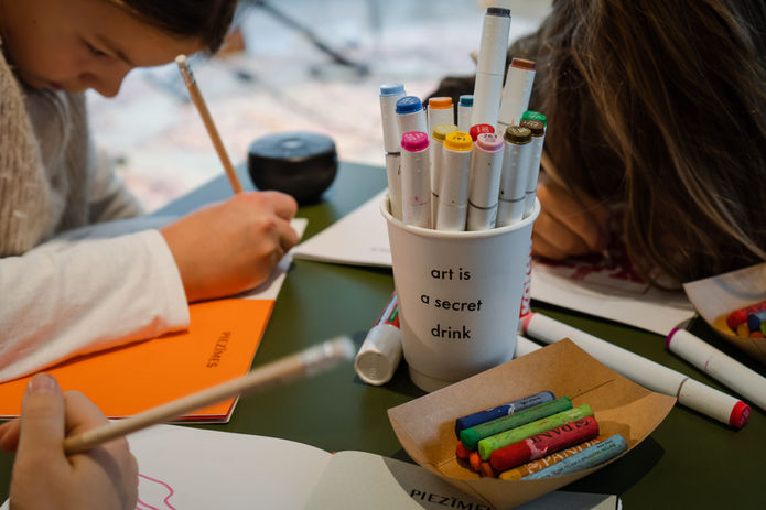 bērnu ballītes, dziesmu rakstīšana, izglītojošas aktivitātes bērniem