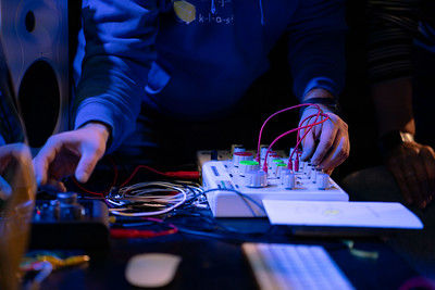 bērnu ballītes, dziesmu rakstīšana, izglītojošas aktivitātes bērniem