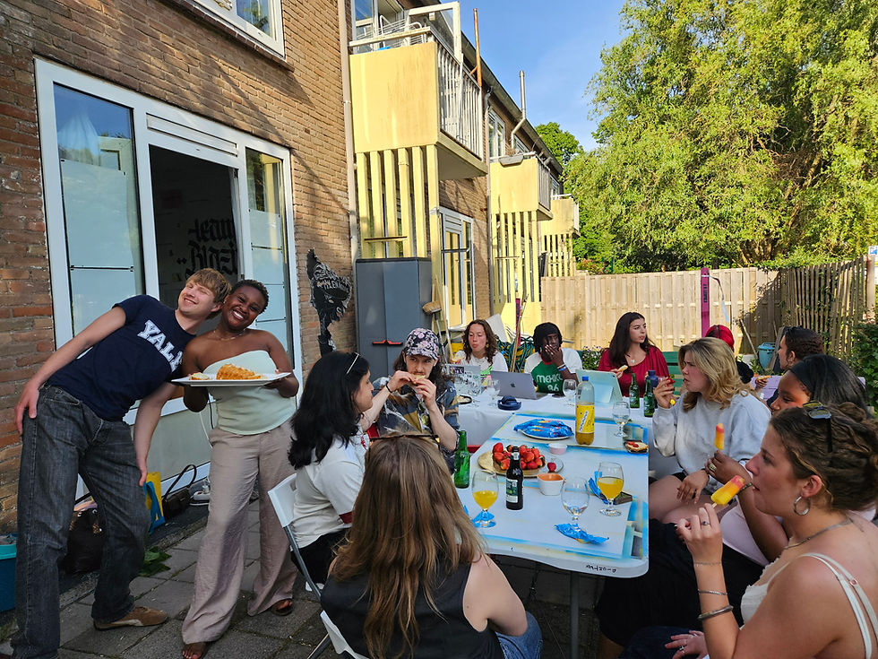 Vooruiters study group for STAR 2.0 Toolkit for youth workers, using street art as a tool for inclusion