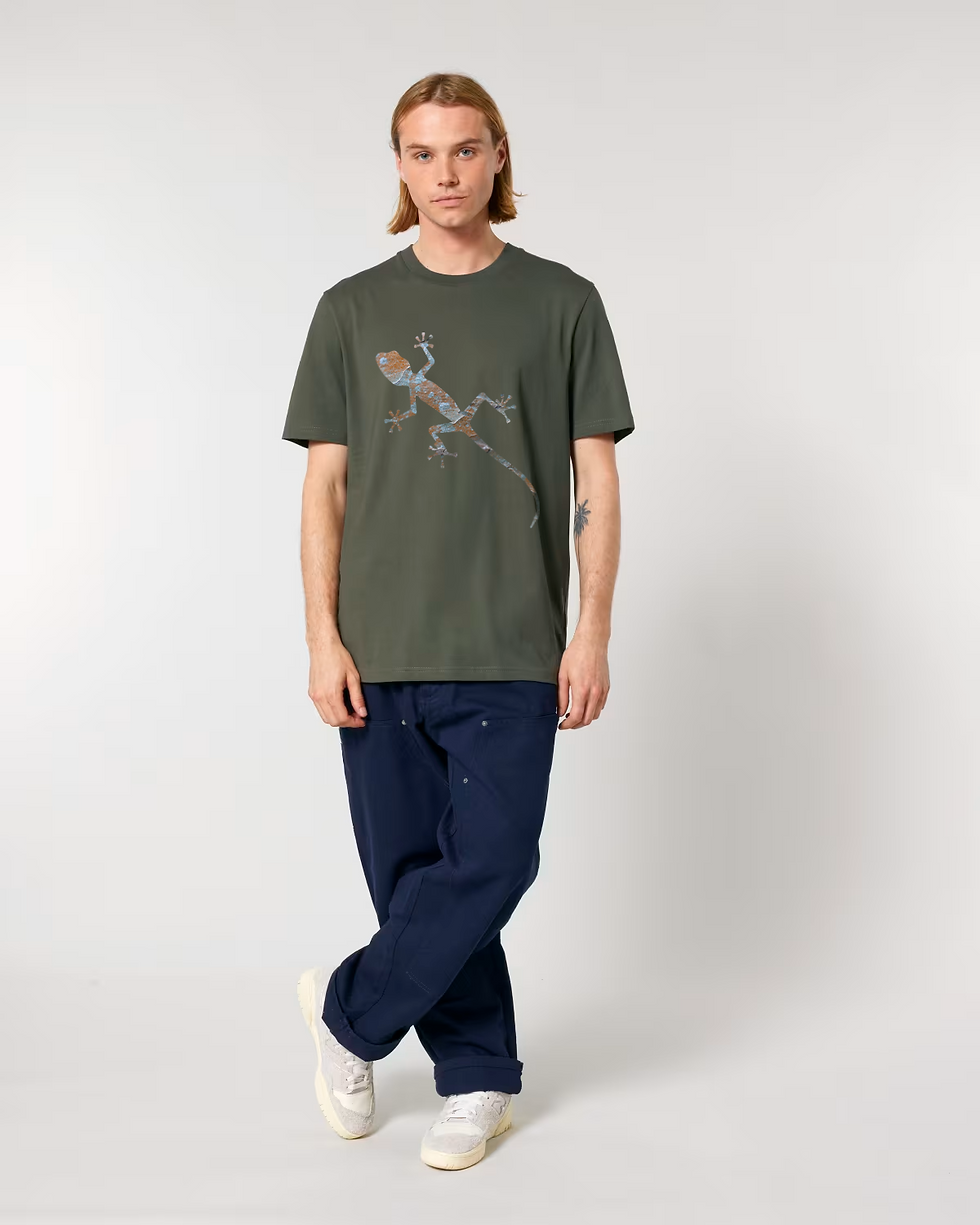Thumbnail: organic cotton unisex adult t-shirt with vibrant gecko graphic coloured by a real photo of nature