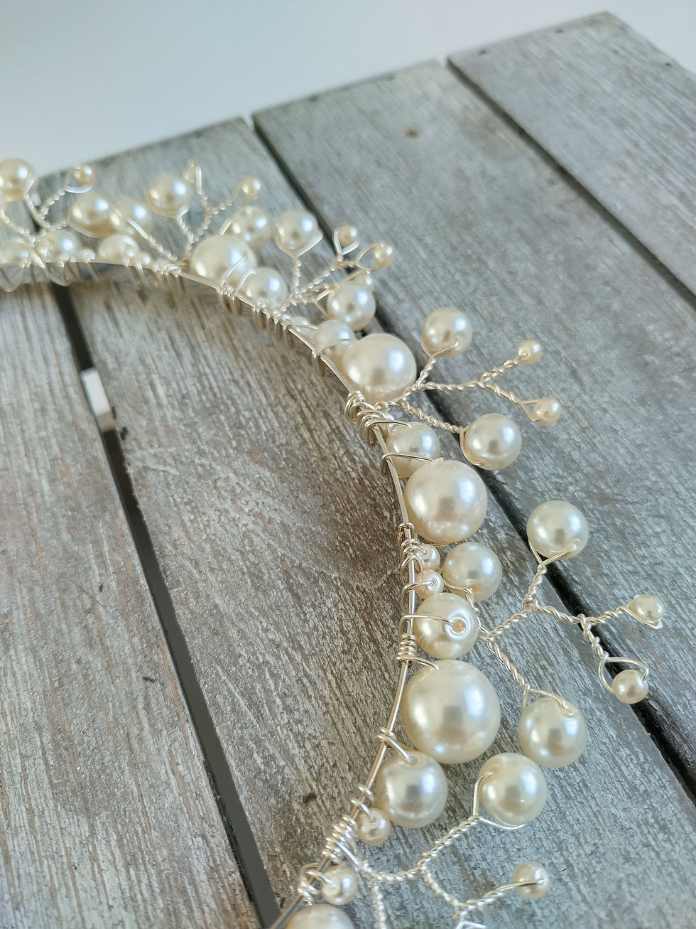 Thumbnail: Pearl tiara headband