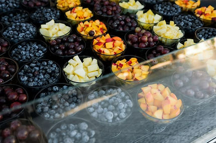 Colorful Fresh Fruit Display for Elegant Wedding Catering.jfif