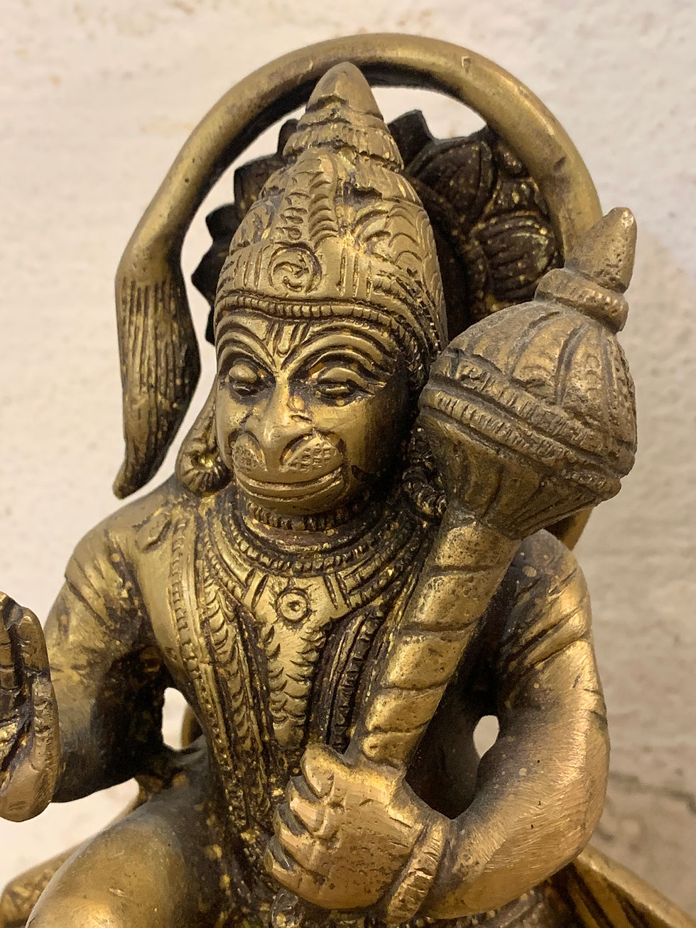 Statuetta in bronzo dorato raffigurante Hanuman