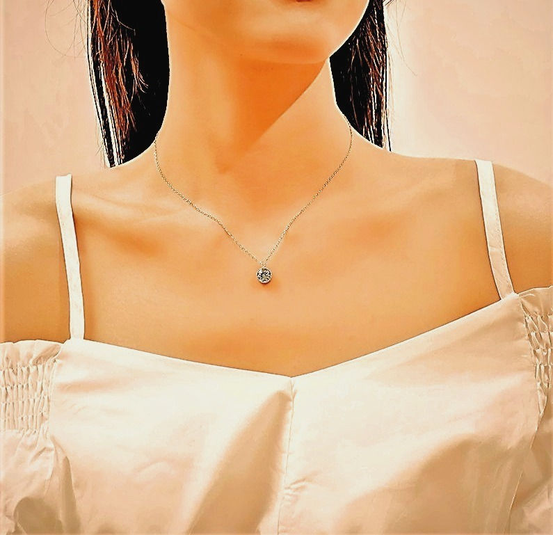 Thumbnail: Round Brilliant Swarovski Silver Necklace