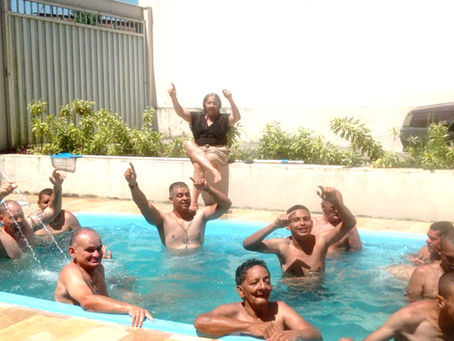 Domingo de Lazer na Piscina: Celebrando o Dia das Crianças com Nossos Internos