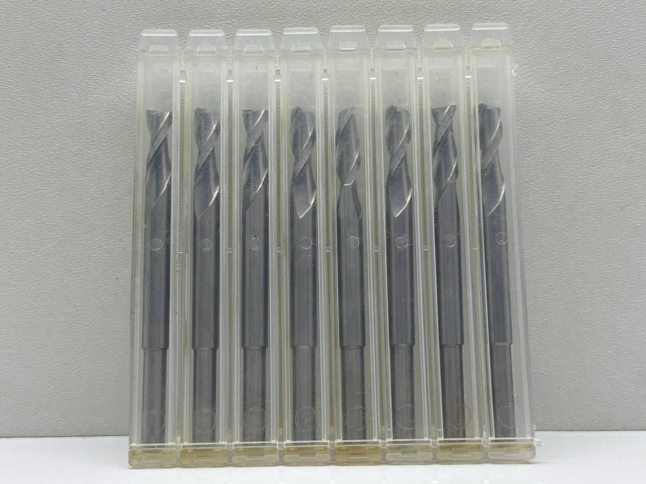 Şeffaf ambalajda sekiz matkap ucu. PİSTON BASKI POLYEMİDİ ÇAP60 included. Voltek Shop