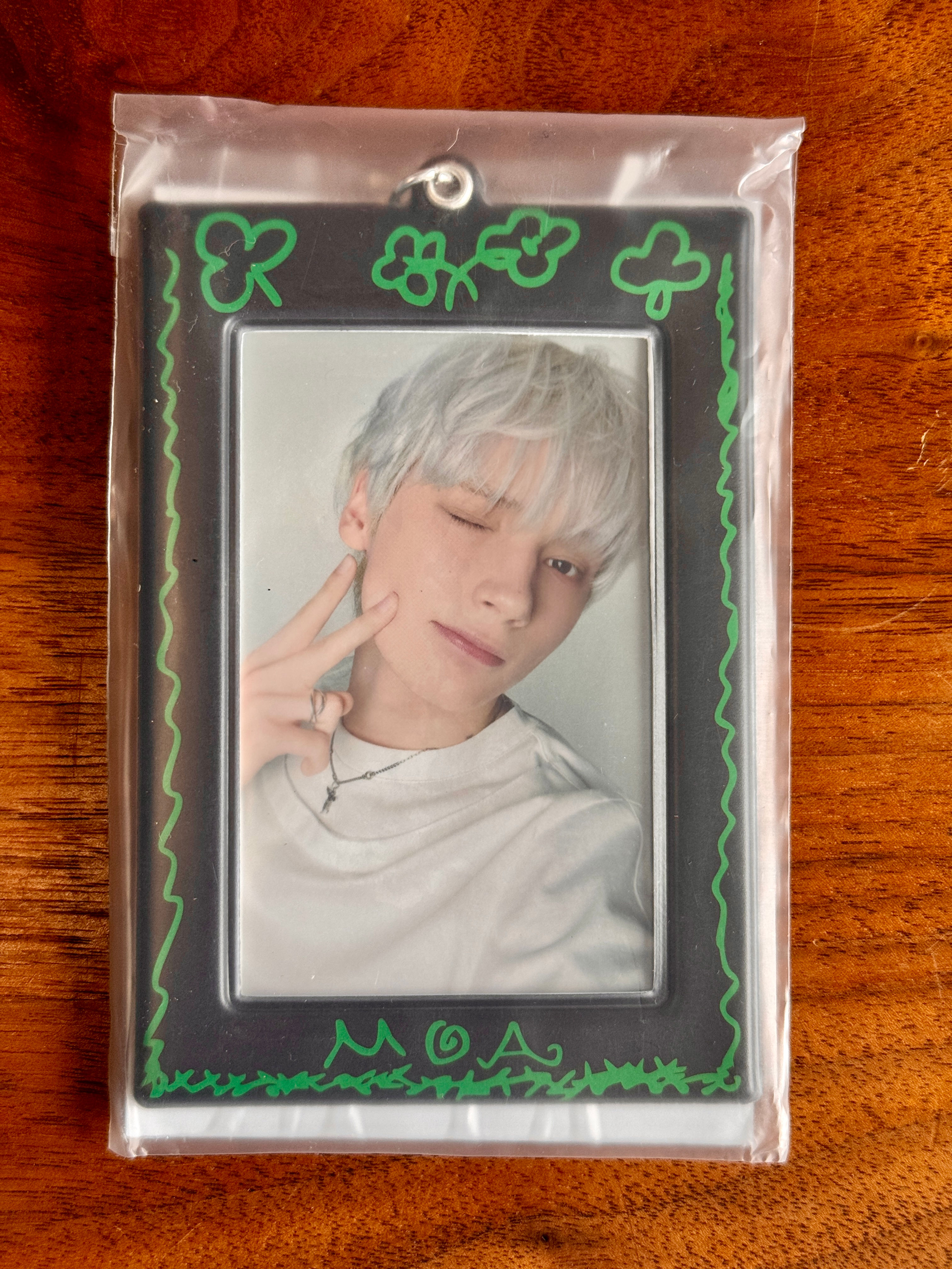 TXT Hueningkai MOA CON in Japan Photocard Holder