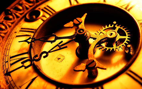 antique-clock-clock-face-close-up-hands-wallpaper-background-3208604.jpeg