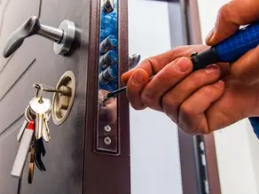 How Fast Can an Emergency Locksmith Reach You in Bo’ness & Falkirk