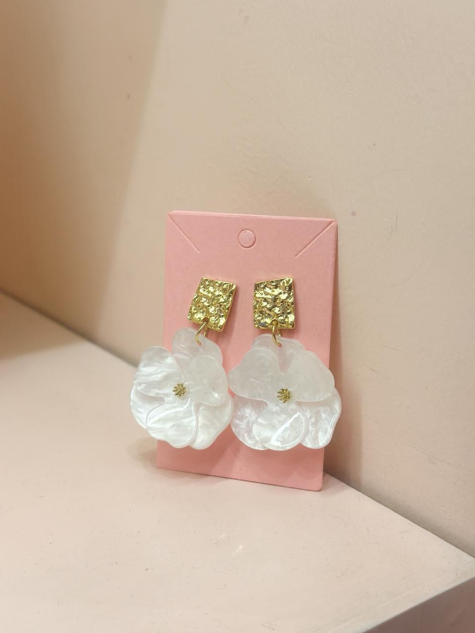 Aretes Ivory Flower