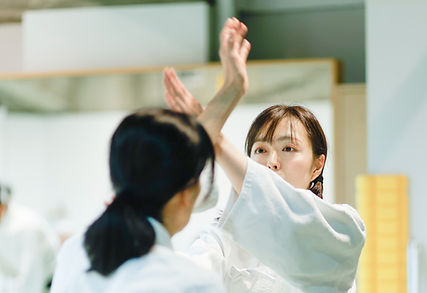 Aikido Mutokai training scene, women