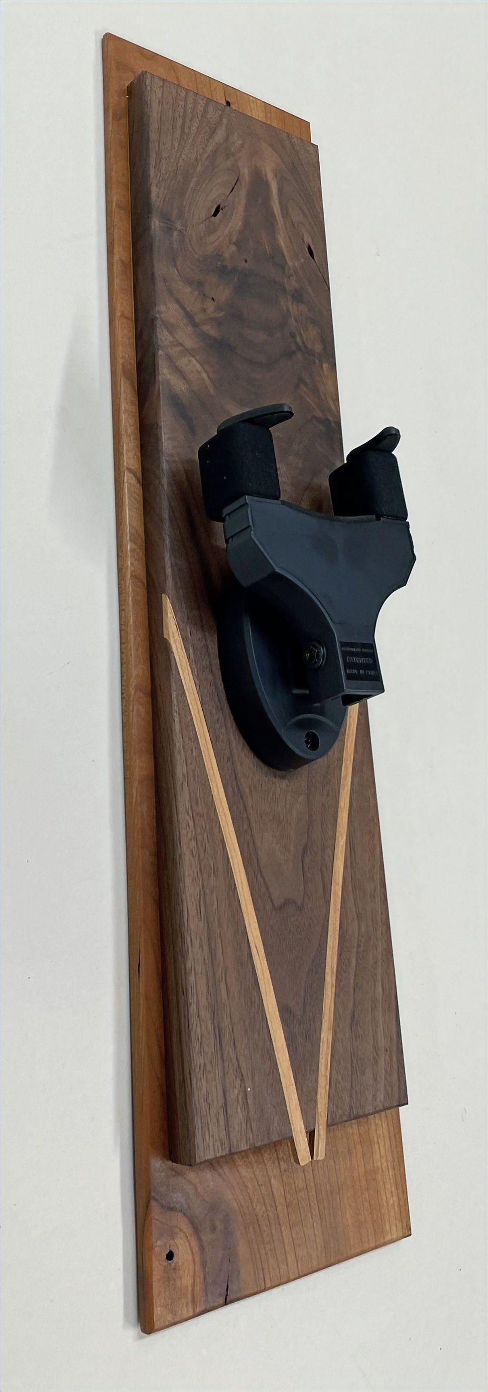 Thumbnail: Locking Guitar Hanger