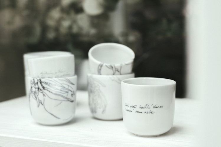 POUR Design porcelain coffee mugs