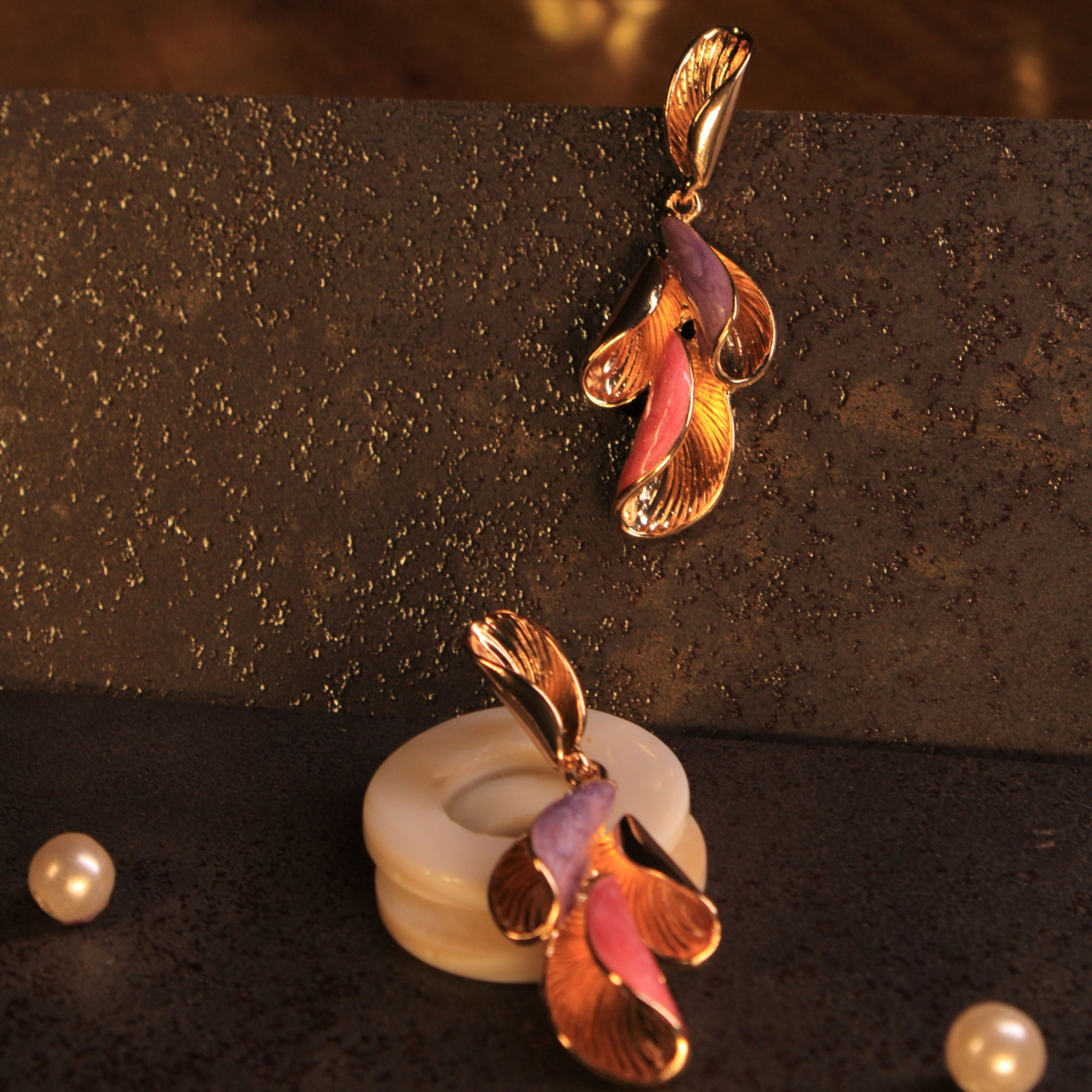 Women Gold-plated multi color curved leaves statement earrings