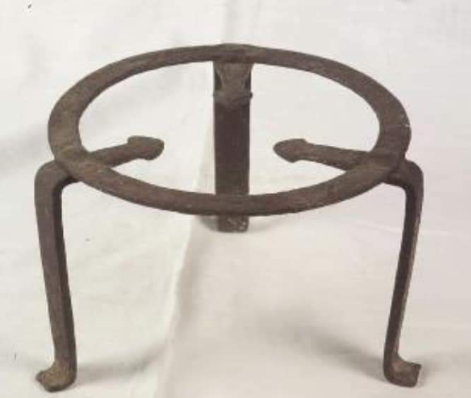 Photograph of 'tripodi' provided by Emilia Fragomeni