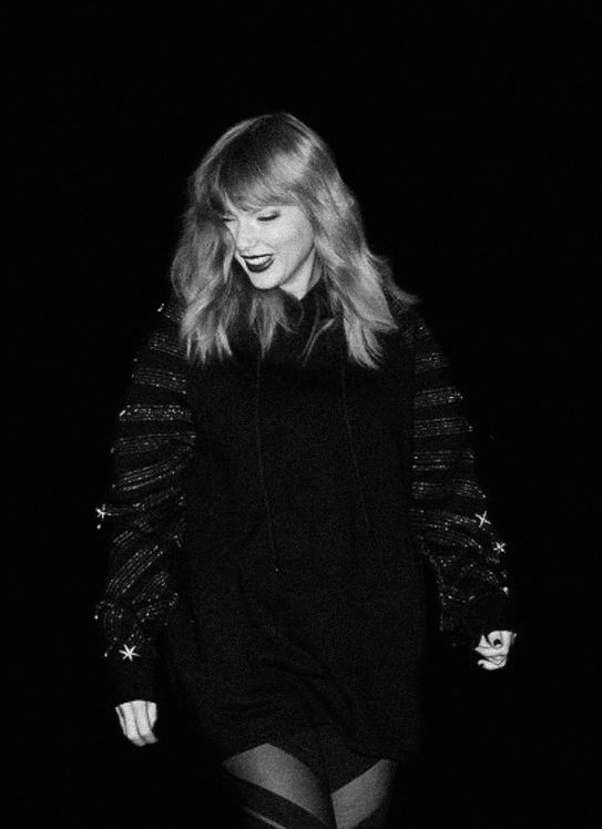black and white taylor swift wallpaper.jpeg
