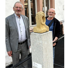 toun-et-juergen-lenssen-devant-le-museum-karlstadt.jpg