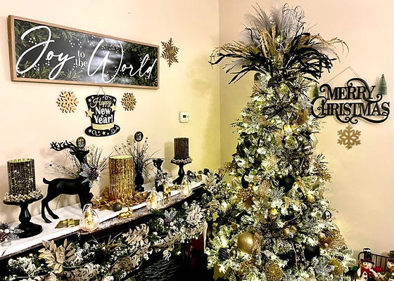 Beautifully decorated Black & Gold Majestic Christmas tree Design