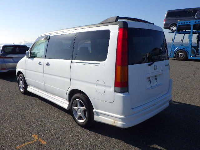 Thumbnail: HONDA STEPWAGON 