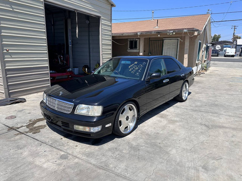 1997 Nissan Gloria JDM car for sale — photo 2 of 7