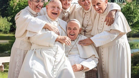 Todos los pontífices juntos.