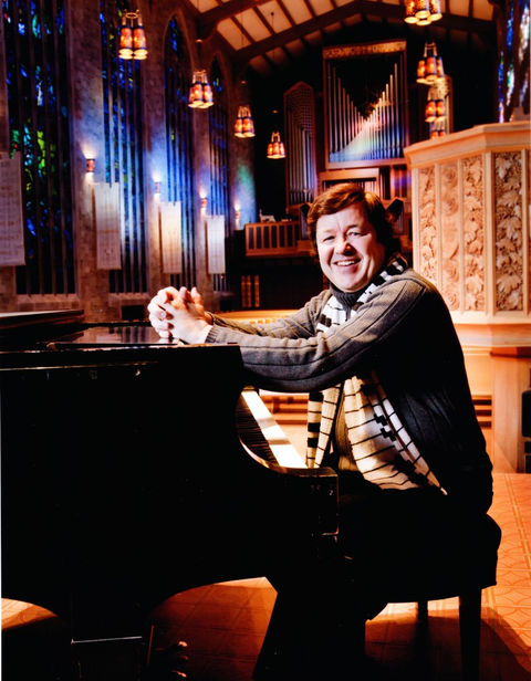 MarkPianoCathedral_0004-747x960.jpeg