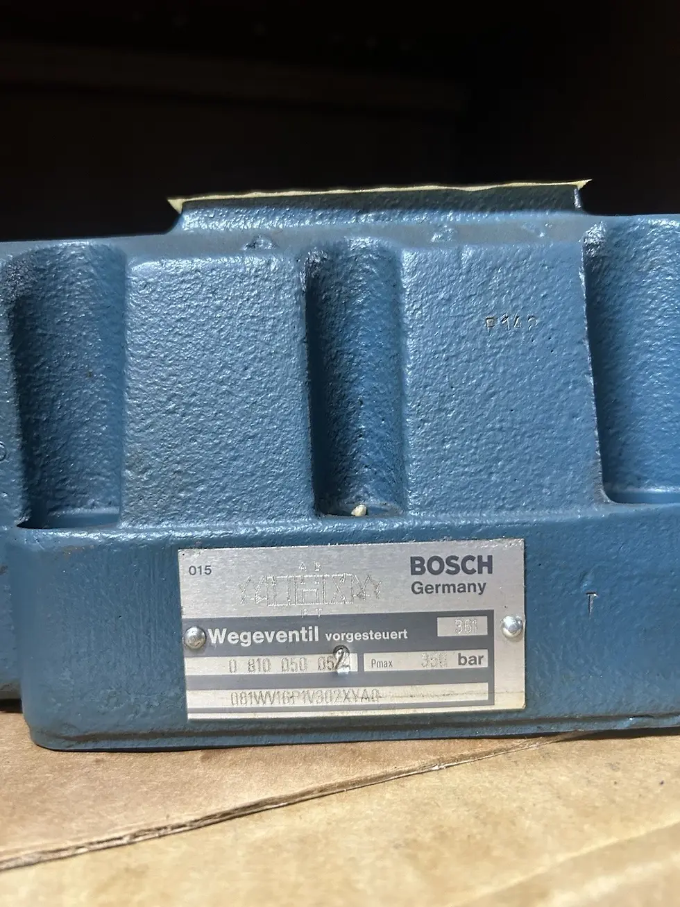 Thumbnail: Bosch Directional Control Valve - 0810050052