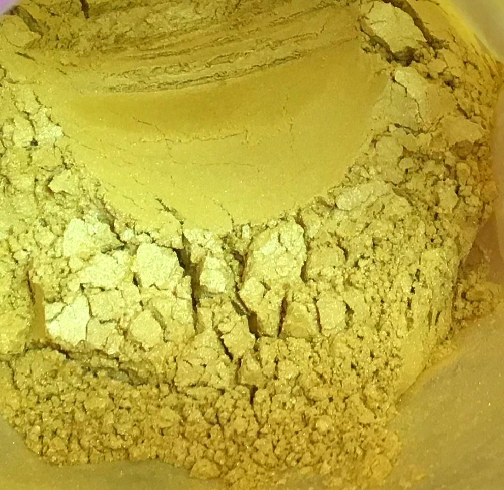 Mellow Yellow Pearl Mica Pigment Powder (Natural Mica)