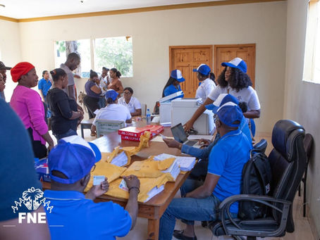 Distribution de subventions scolaires : le FNE remet un deuxième lot de 252 chèques aux parents bénéficiaires