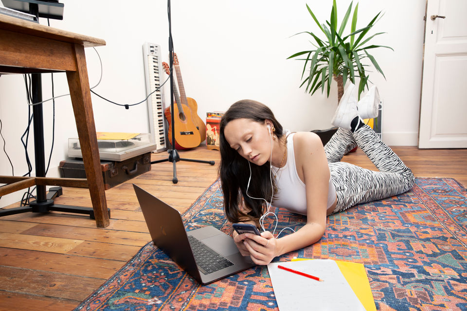 telenet yugo advertising campaign with Tessa Dixson