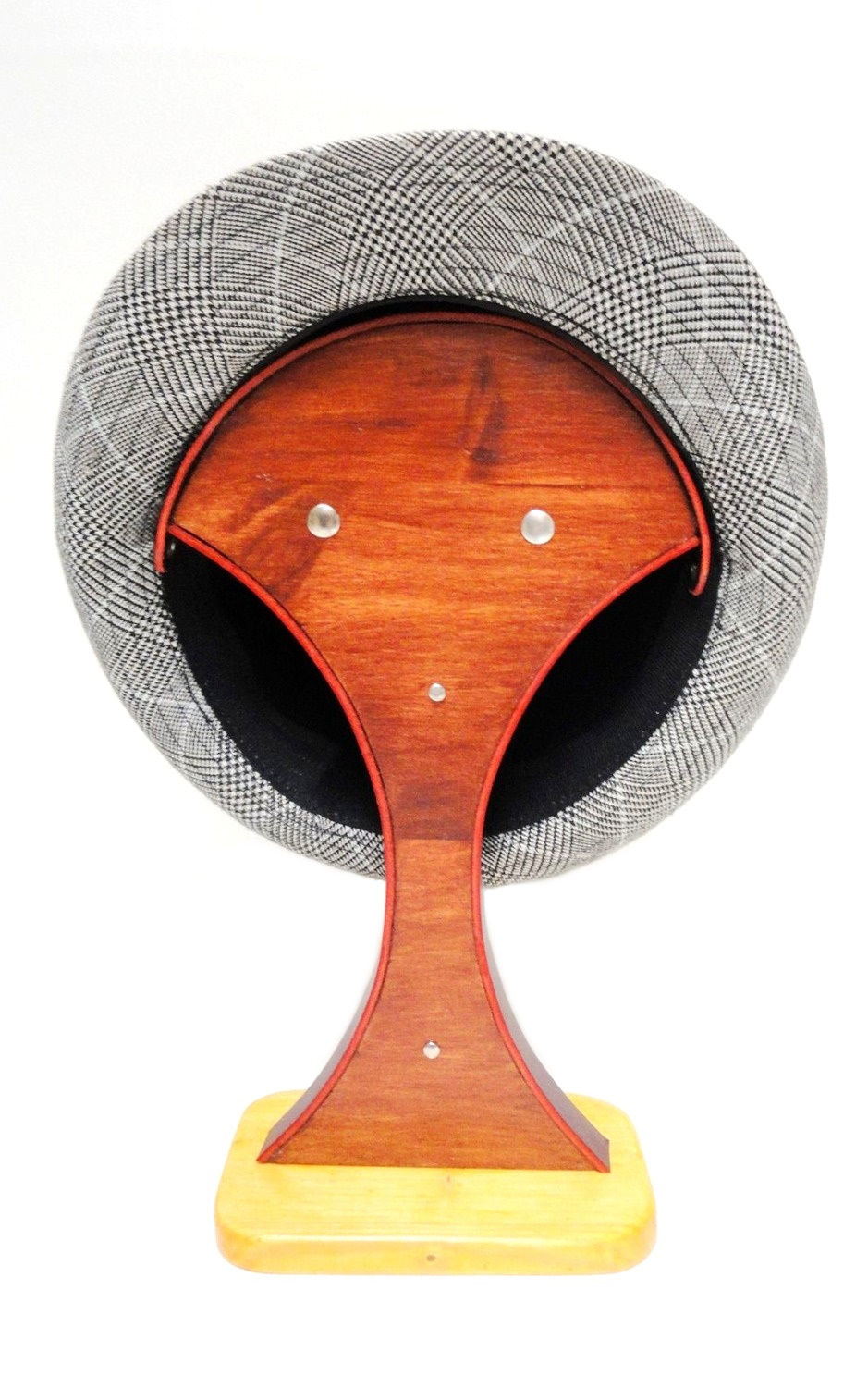 Miniature : Beau porte chapeau, casque audio ou casquette design fabriqué en bois et cuir.