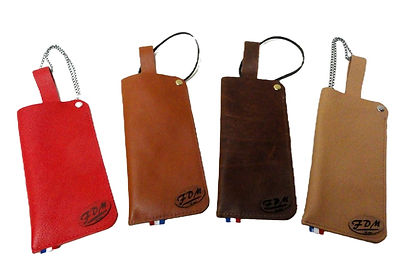 Etui à lunettes de cou ou ceinture, artisanal Français fabriqué en cuir prémium.