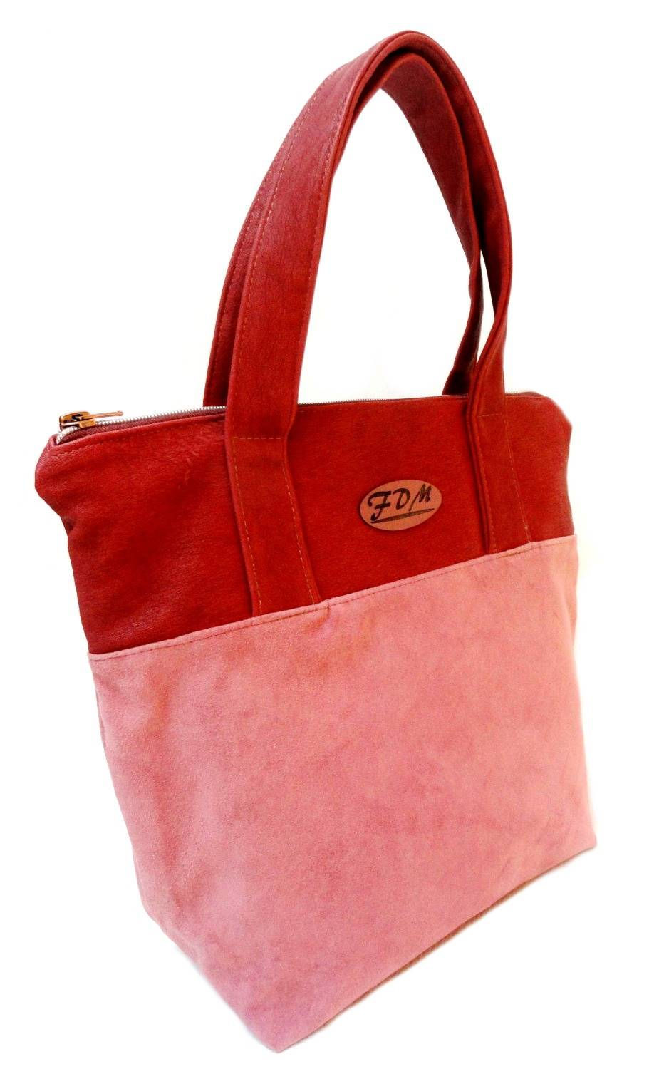 NEFERTITI beau sac a main fourre tout médium en cuir souple rouge et rose.