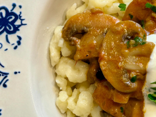 Lili's Hungarian classic recipes - Mashroom Paprikash