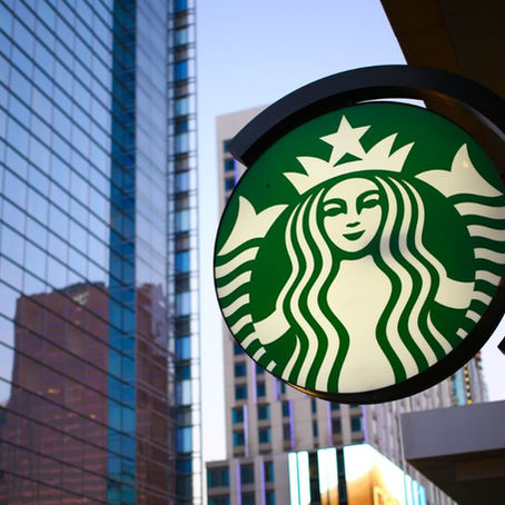 The Healthiest Breakfast and Lunch Options at Starbucks, According to a Nutritionist