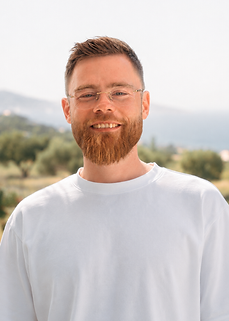 Sommerliche Porträtaufnahme im Freien.png