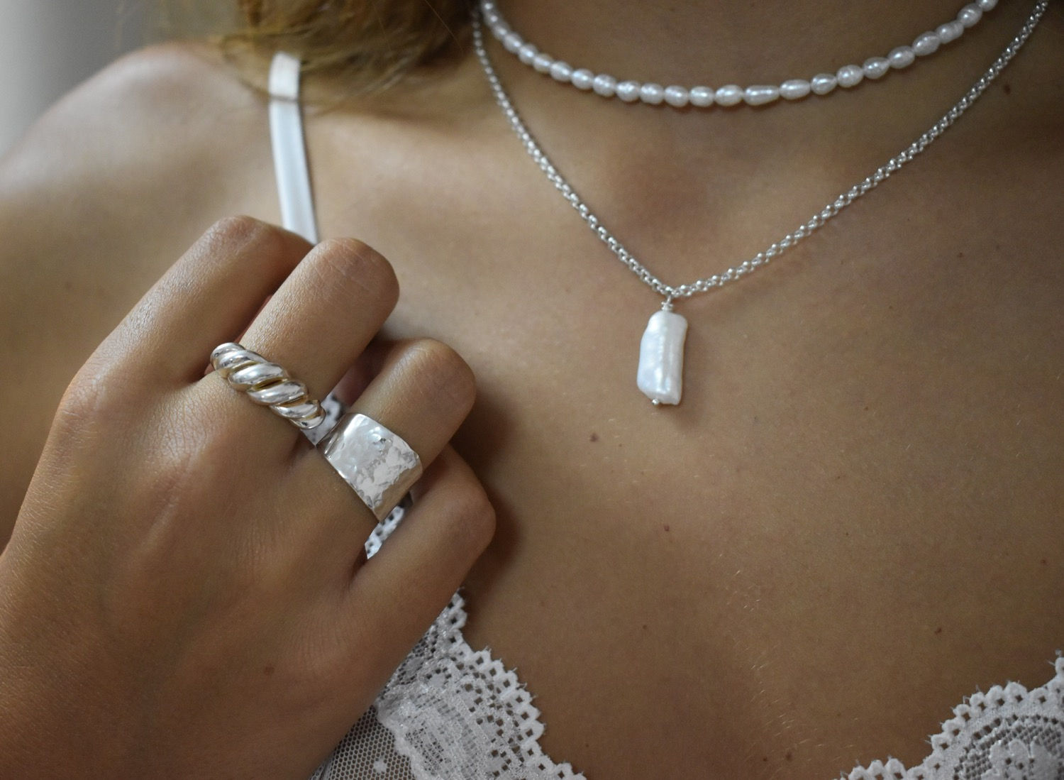 Big smooth flattened ring