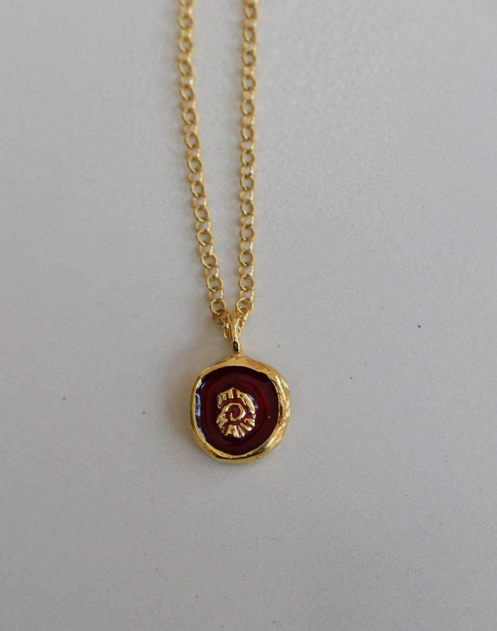 תמונה ממוזערת: Gold sun necklace 