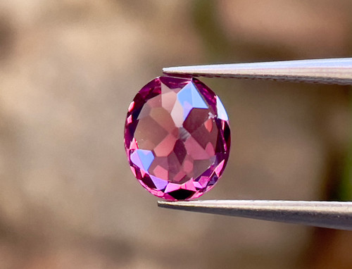 希少】ローズピンクガーネット ルース 1.35ct｜美しいピンクの天然宝石