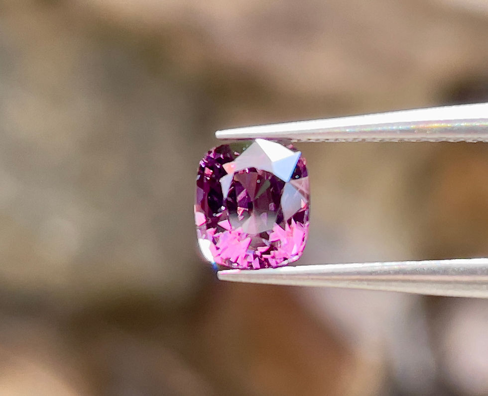 サムネイル： パープルスピネル 1.05カラット クッションカット 天然宝石 | 美しい輝き Zakkano