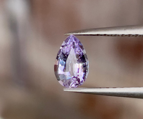 ラベンダースピネル （パープル）2.53ct ピンクに光る（Purple spinel 