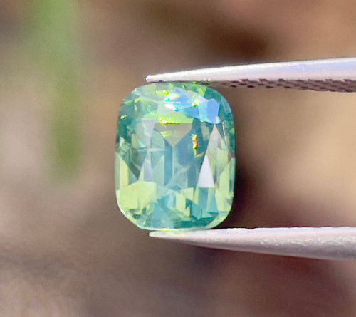 グリーンジルコン 1.80カラット | 日本で人気のジルコンカラー